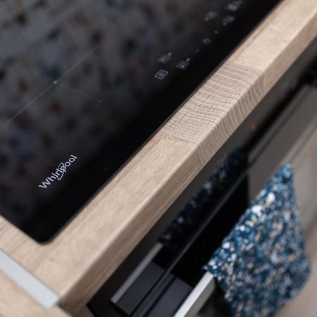 'Just Like Home' Apartment - With Private Parking Place Galaţi エクステリア 写真