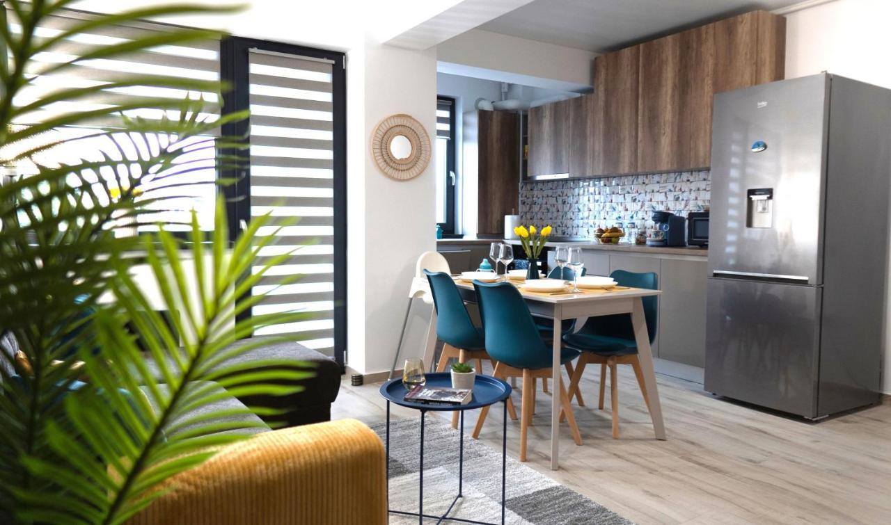 'Just Like Home' Apartment - With Private Parking Place Galaţi エクステリア 写真