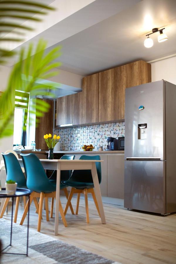 'Just Like Home' Apartment - With Private Parking Place Galaţi エクステリア 写真
