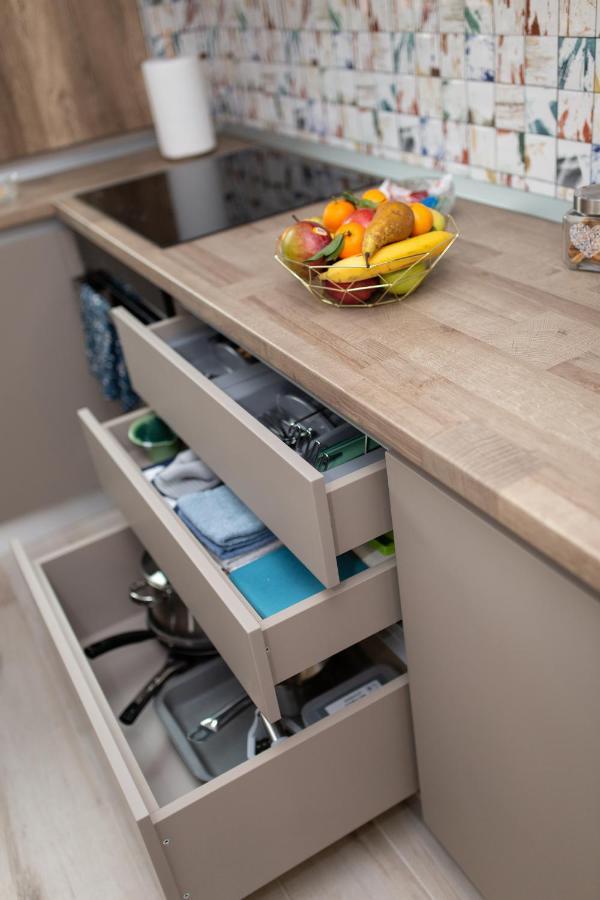 'Just Like Home' Apartment - With Private Parking Place Galaţi エクステリア 写真