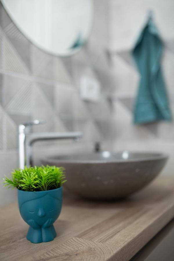 'Just Like Home' Apartment - With Private Parking Place Galaţi エクステリア 写真