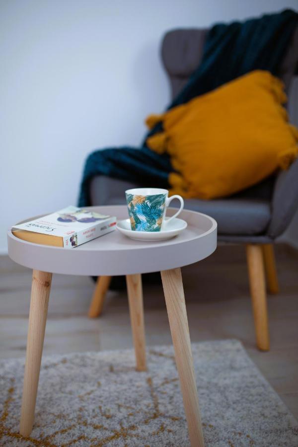 'Just Like Home' Apartment - With Private Parking Place Galaţi エクステリア 写真