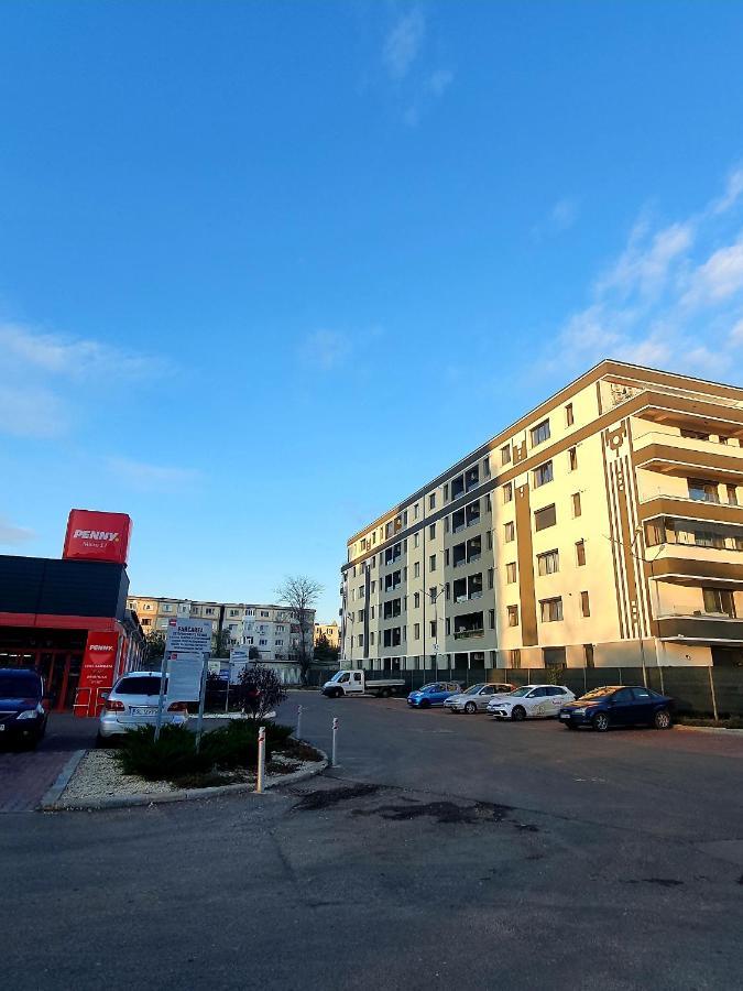 'Just Like Home' Apartment - With Private Parking Place Galaţi エクステリア 写真