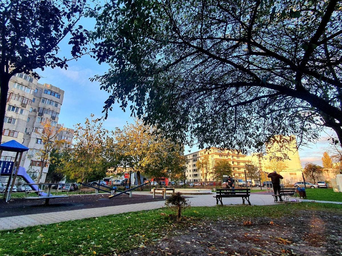 'Just Like Home' Apartment - With Private Parking Place Galaţi エクステリア 写真